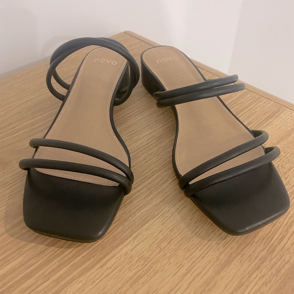 FABLE HEELS 🖤 - Picture 5 of 10